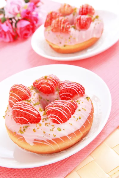 Läcker strawberry munk — Stockfoto