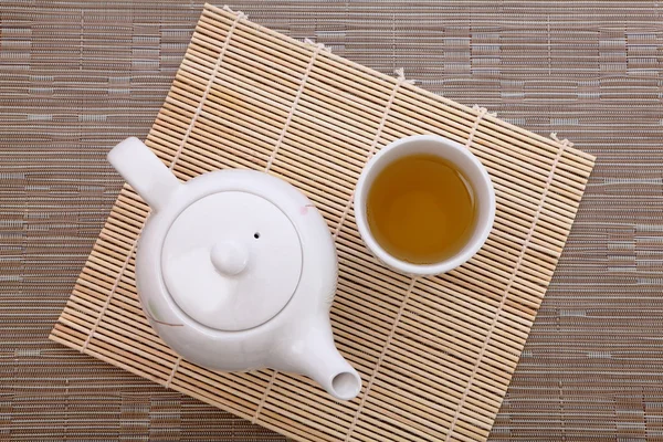 Zdravé zelený čaj a konvice — Stock fotografie