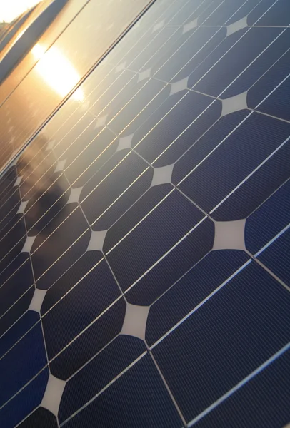 Solceller panel reflektion solljus — Stockfoto