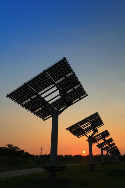 Solar panel silhouette with very beautiful sunset — Stock Photo, Image