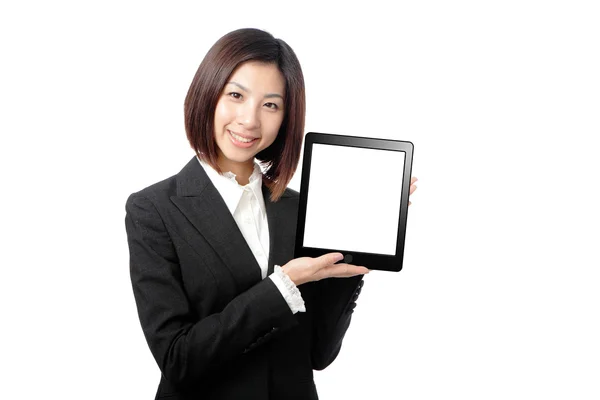 Donna d'affari sorriso e mostrando tablet pc — Foto Stock