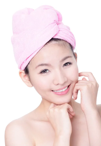 Jong meisje glimlach gezicht huidverzorging na bad spa — Stockfoto