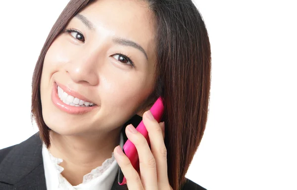 Zakenvrouw gelukkig spreken van mobiele telefoon — Stockfoto