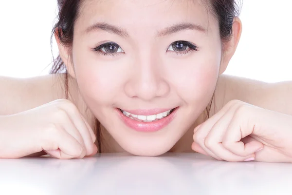 Lächeln Gesicht einer Frau mit gesunder Hautpflege — Stockfoto