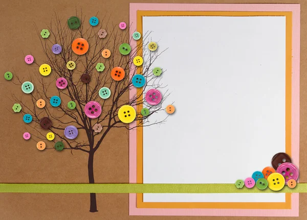 Весеннее дерево времени из кнопок с копировальным пространством — стоковое фото