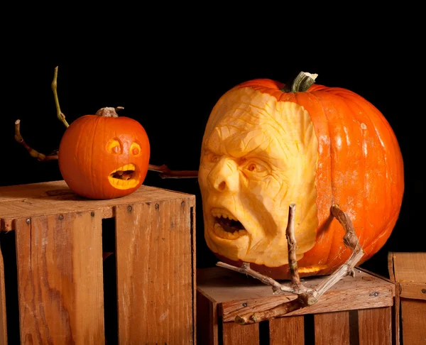 Halloween jack-o-lantern pumpa carving mycket detaljerade — Stockfoto