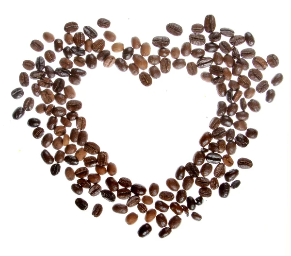 Kahve çekirdekleri izole kalp şeklinde — Stok fotoğraf