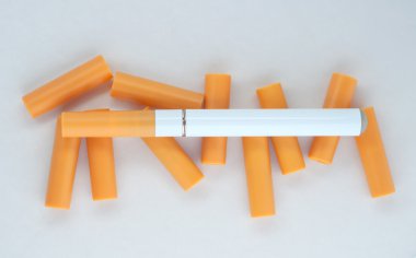 Electronic cigarette with cartridges clipart