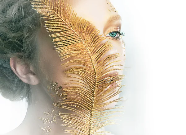 Fashion stijl - bioscoop gouden meisje gezicht — Stockfoto