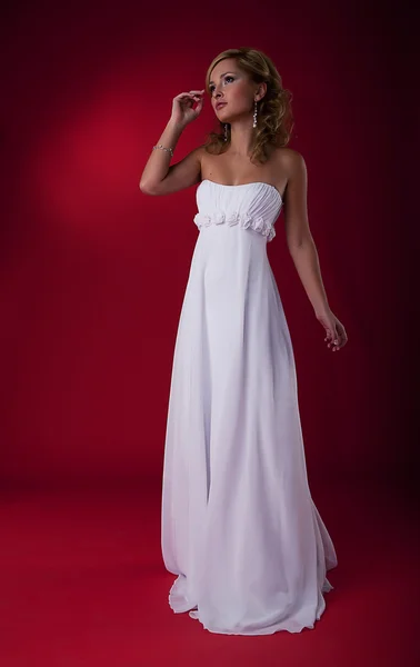 Bride fashion model in brldal dress on podium — Stock Photo, Image
