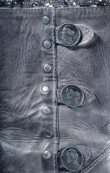 Fundo textura de couro cinza com botões de perto — Fotografia de Stock