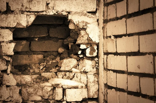 깨지는 벽돌 — 스톡 사진