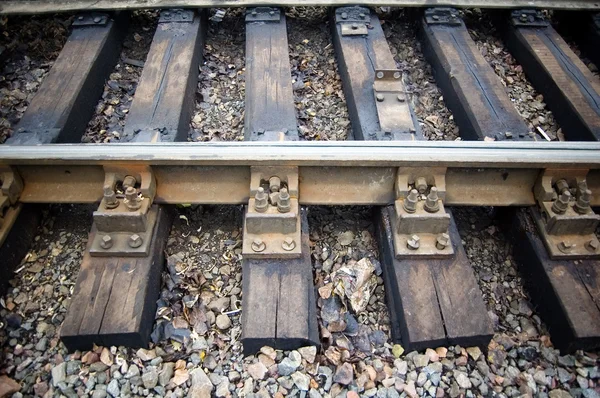 Dwarsliggers en rails spoorweg — Stockfoto