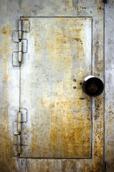 Grunge 破旧的门 — 图库照片