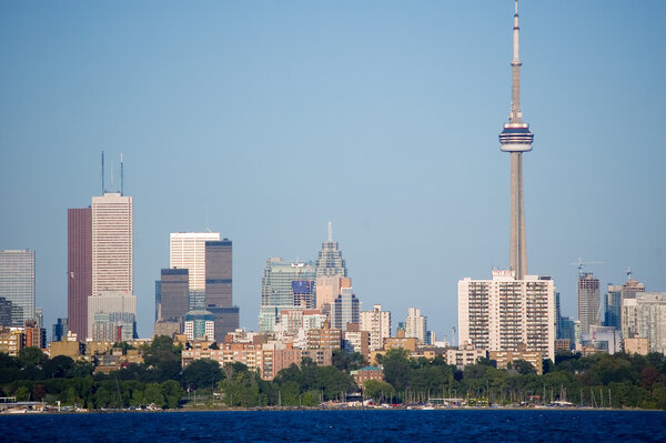 Cityline with Toronto CN Tower / cityscape