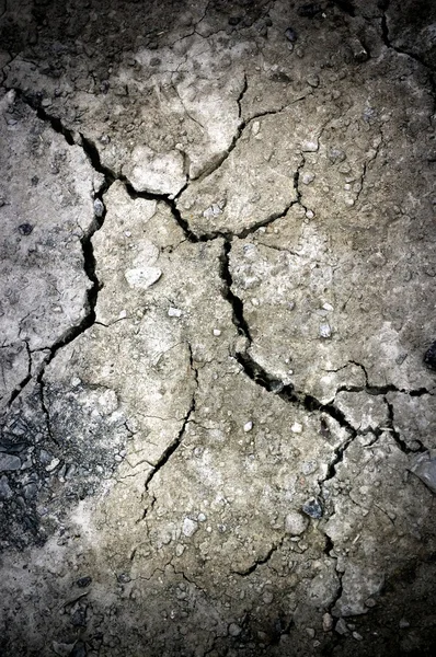 裂纹在石墙上;抽象的脏垃圾背景 — 图库照片