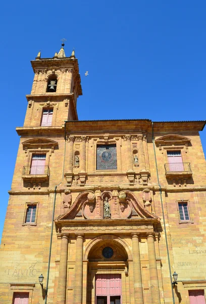 San isidoro kirche in oviedo — Stockfoto