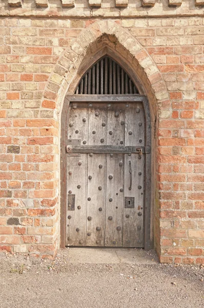 Puerta y puerta antiguas —  Fotos de Stock