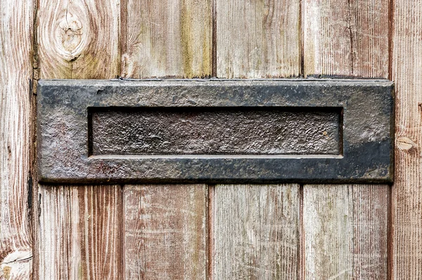 Buzón en una puerta — Foto de Stock