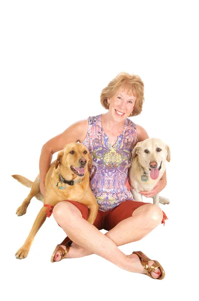 Vrouw met haar honden — Stockfoto