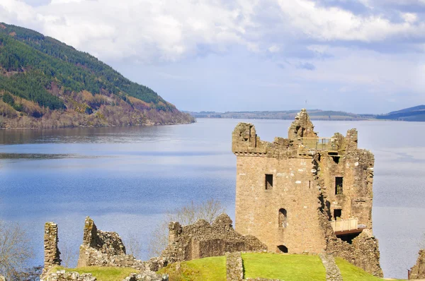 Castelo de Urquhart em Loch Ness, na Escócia — Fotografia de Stock