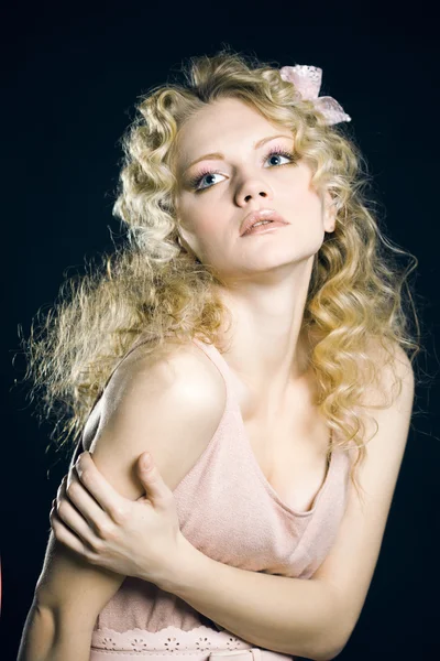 Prachtige blond meisje — Stockfoto