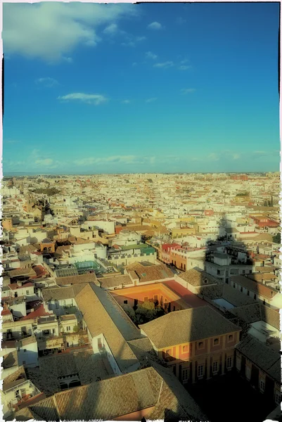 Der schatten der giralda, seville, spanien — Stockfoto