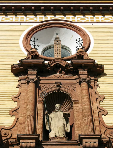 Fasaden till kyrkan av san bernardo — Stockfoto