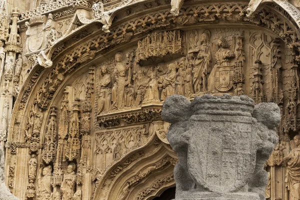 Детали фасада церкви Святого Павла. (Built 1445-1616) Valladolid — стоковое фото