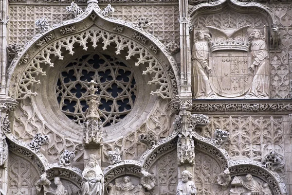 Detalhe da fachada da igreja de São Paulo. (Construído em 1445-1616) Valladolid — Fotografia de Stock