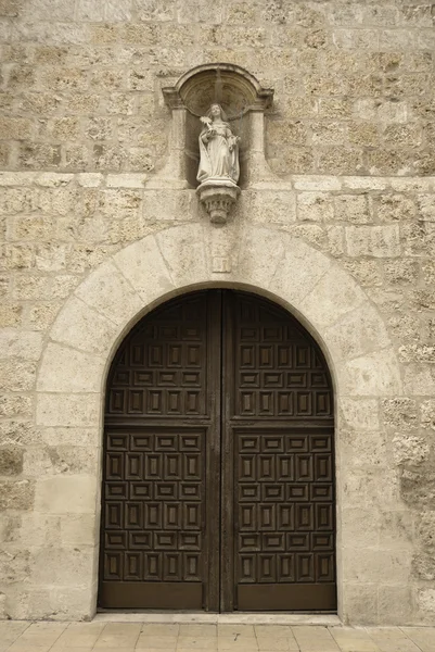 Door to the Santa Clara church, Valladolid, Spain — Stock Photo, Image