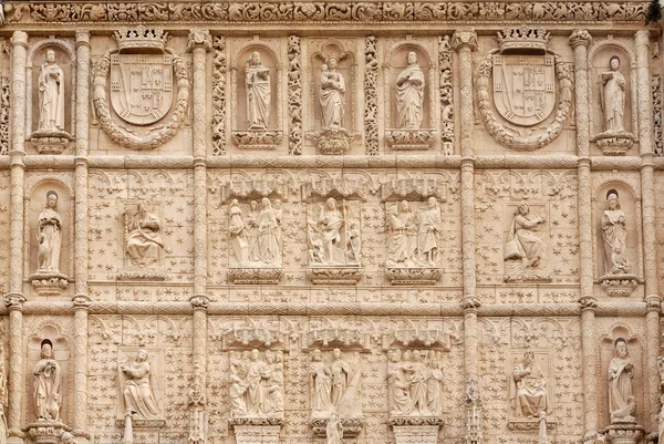 Detail van de gevel naar de kerk van saint paul. Valladolid, Spanje — Stockfoto