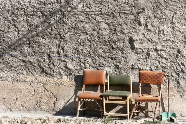 壁、スペインで農村部の椅子 — ストック写真
