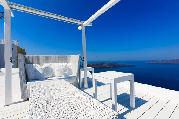 フィラ、サントリーニ島、ギリシャでの素敵な高級ホテル ストック画像