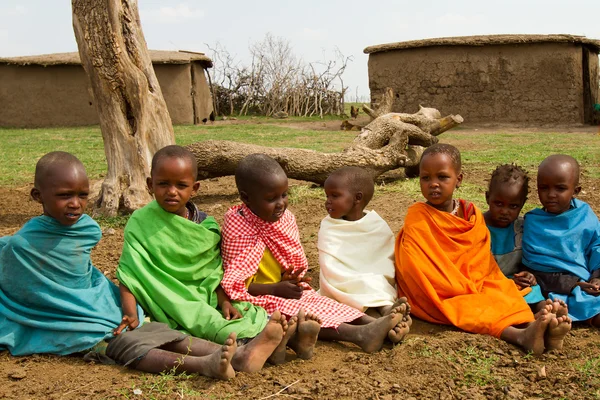 Un groupe de beaux enfants kenyans du Masaï — Photo