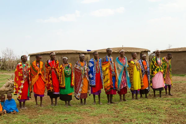 A maszáj törzs Kenyai nők egy csoportja — Stock Fotó