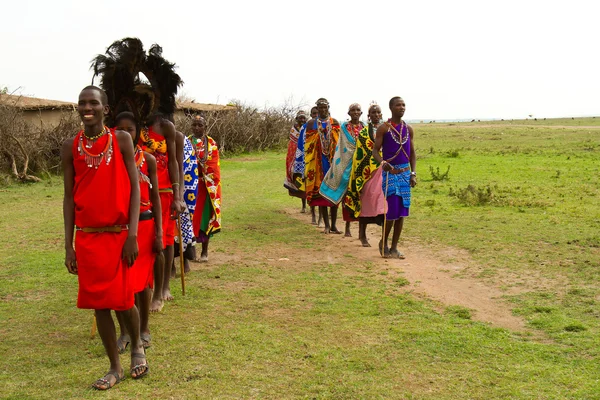 A group of kenyan of Masai tribe performs a Royalty Free Stock Photos