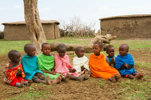 마 사이 부족의 케냐 어린이 들의 그룹 스톡 사진