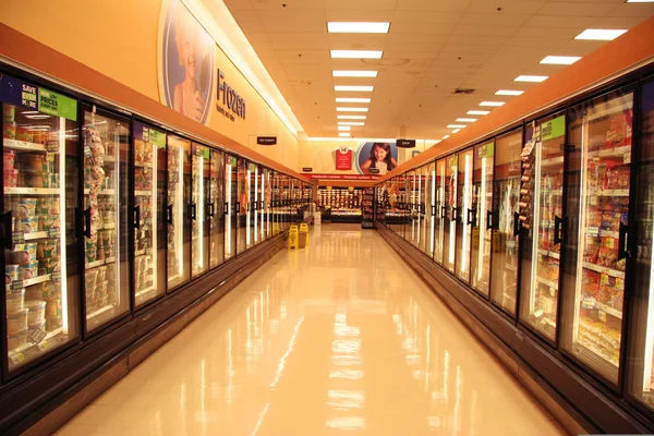 Mrożone linie w supermarkecie — Zdjęcie stockowe