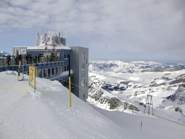 Ski track uit de bovenkant van de titlis — Stockfoto