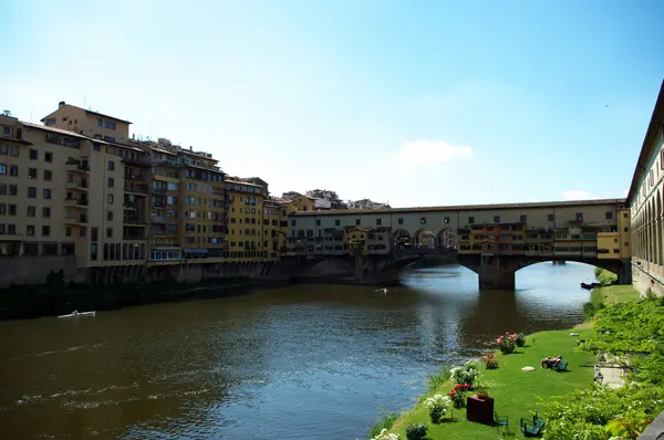 Floransa'daki Ponte vecchio Köprüsü