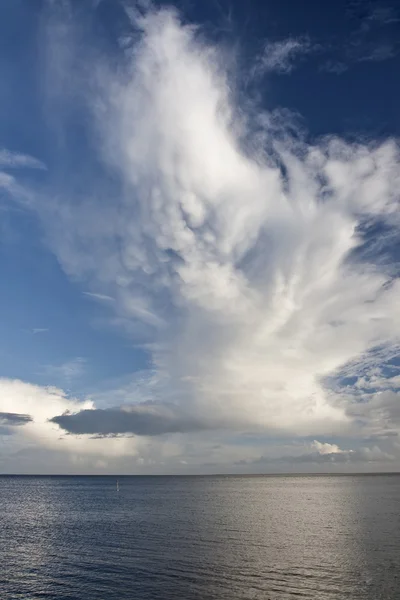 Okyanusun üzerindeki bulutlar — Stok fotoğraf