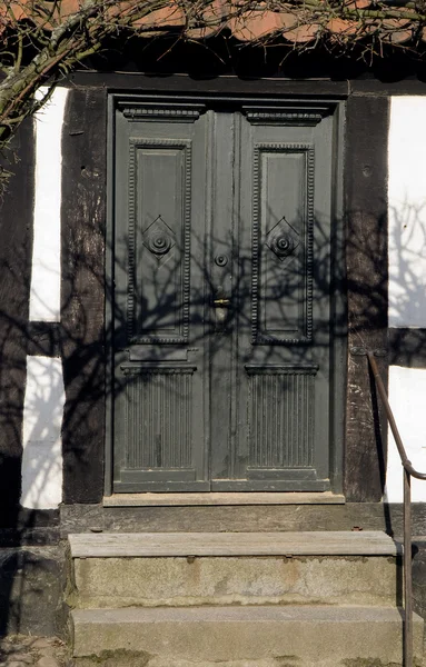 Tür mit Schatten — Stockfoto