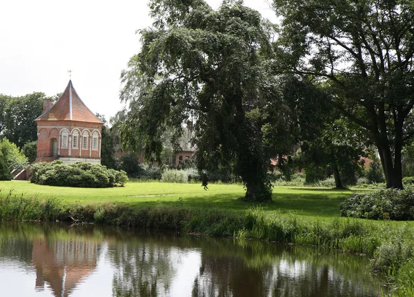 Casa de chá no jardim — Fotografia de Stock