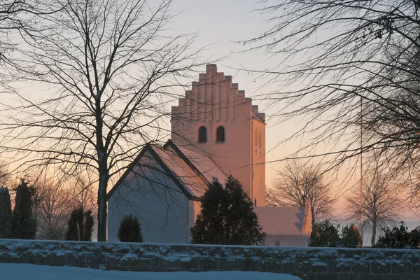 Dänische Kirche im Sonnenuntergang — Stockfoto