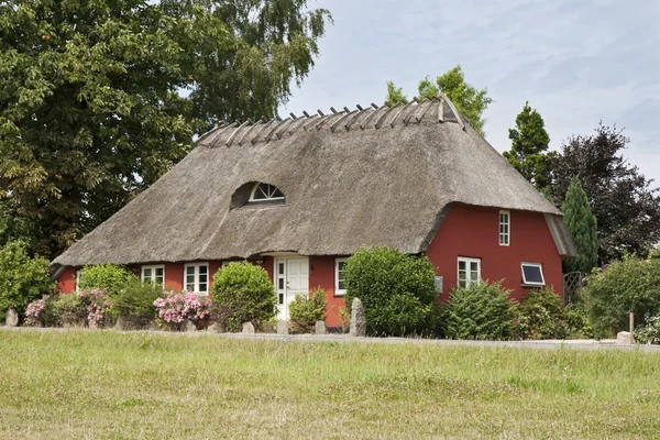 Red Cottage — Stock Photo, Image