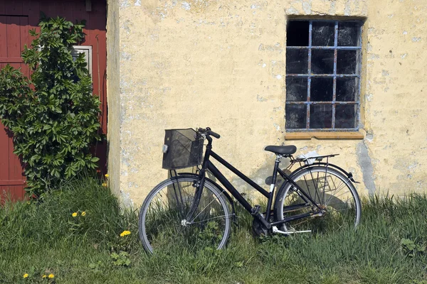 旧自行车 — 图库照片