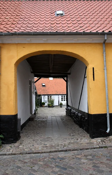 Portão na Casa Amarela — Fotografia de Stock