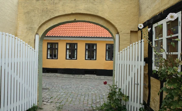 Porte dans la vieille ville — Photo