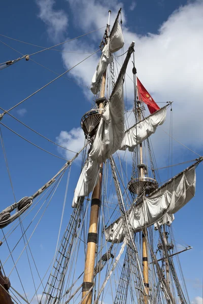 Sails on an old frigate — Stock Photo, Image